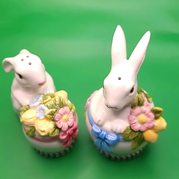 Portmeirion Botanic Garden Terrace ceramic Easter rabbit salt & pepper shakers - Picture 9 of 9